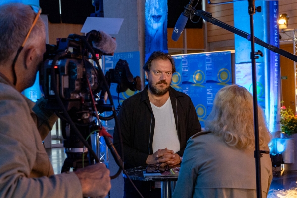 Regisseur Charly Hübner (© Jörg Reuther)