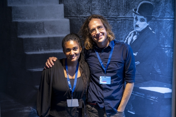 Regisseur Bernhard Braunstein und Mona Akinola (Musik) (© Pavel Broz)