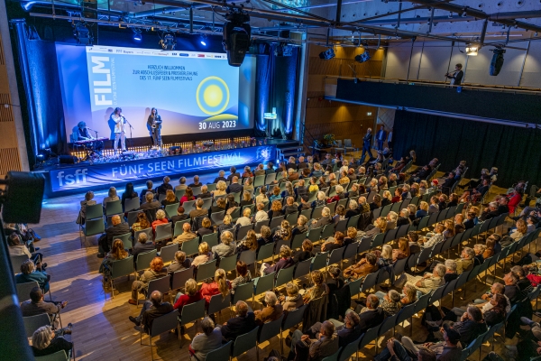 Florian Paul & Die Kapelle der letzten Hoffnung (© Pavel Broz)