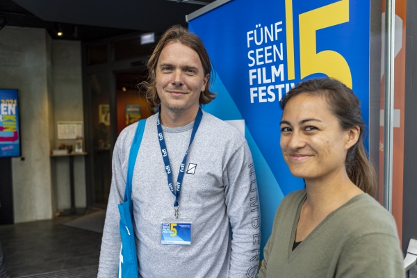 Jonas Bak (Drehbuch und Regie) mit Charlotte Lelong (© Pavel Broz)